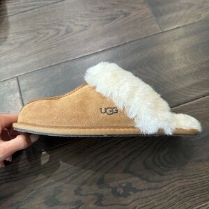 UGG Scuffette II Women’s Slippers (size 7)